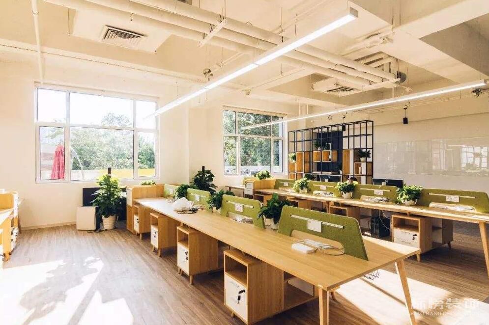 深圳办公室装修完成后如何进行保洁工作？